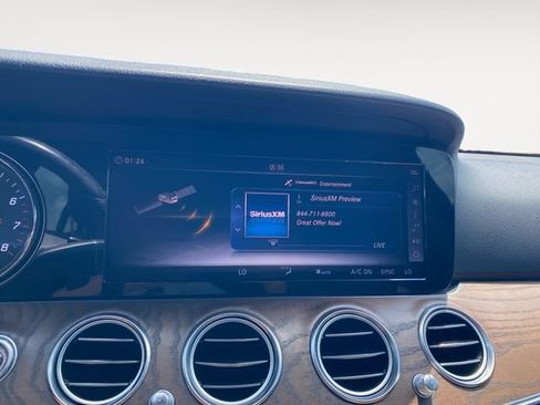 Used 2018 Mercedes-Benz E 300 image 26