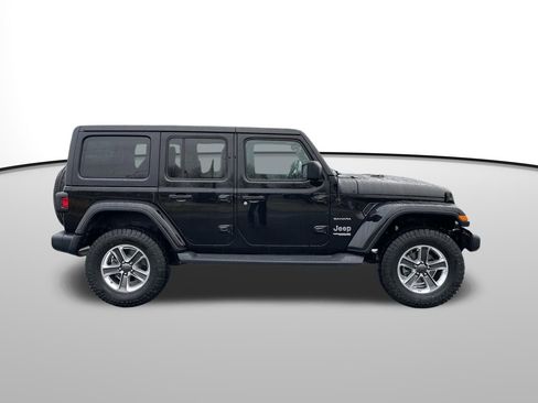 Used 2020 Jeep Wrangler Unlimited Sahara w/ Uconnect 4C Nav & Sound Group image 2