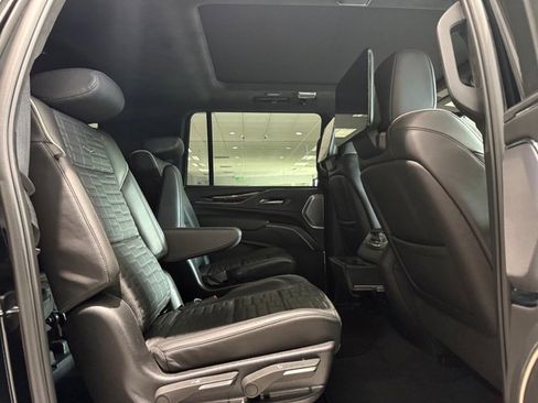 Used 2024 Cadillac Escalade ESV Sport Platinum w/ LPO, ONYX Package image 11