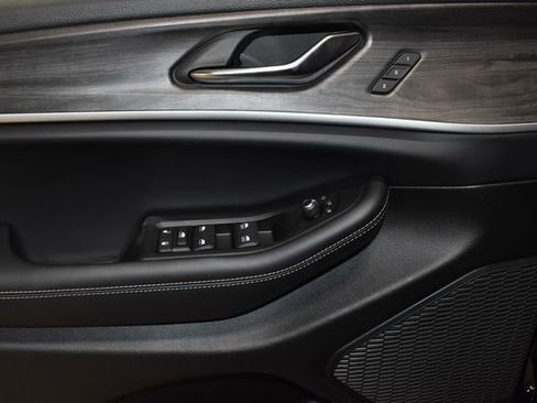 New 2025 Jeep Grand Cherokee Limited w/ Trailer Tow Package image 27