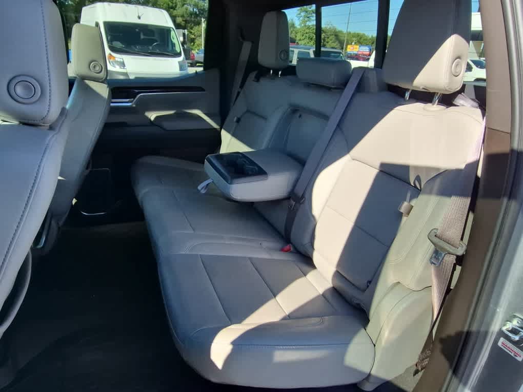 Used 2023 GMC Sierra 1500 SLT w/ SLT Premium Package AWD/4WD image 9