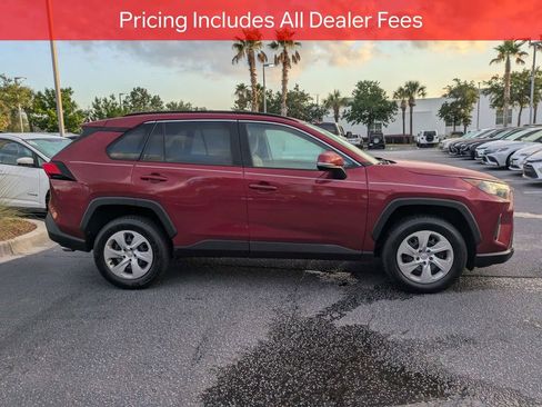 Used 2019 Toyota RAV4 LE FWD image 4