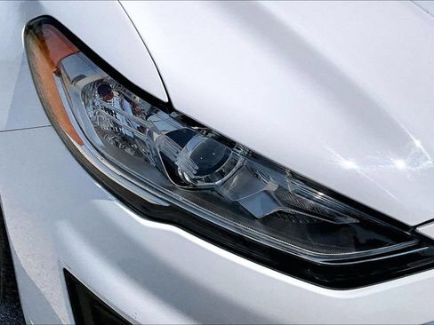 Used 2020 Ford Fusion SE FWD image 26