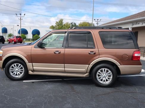 Used 2012 Ford Expedition XLT image 11