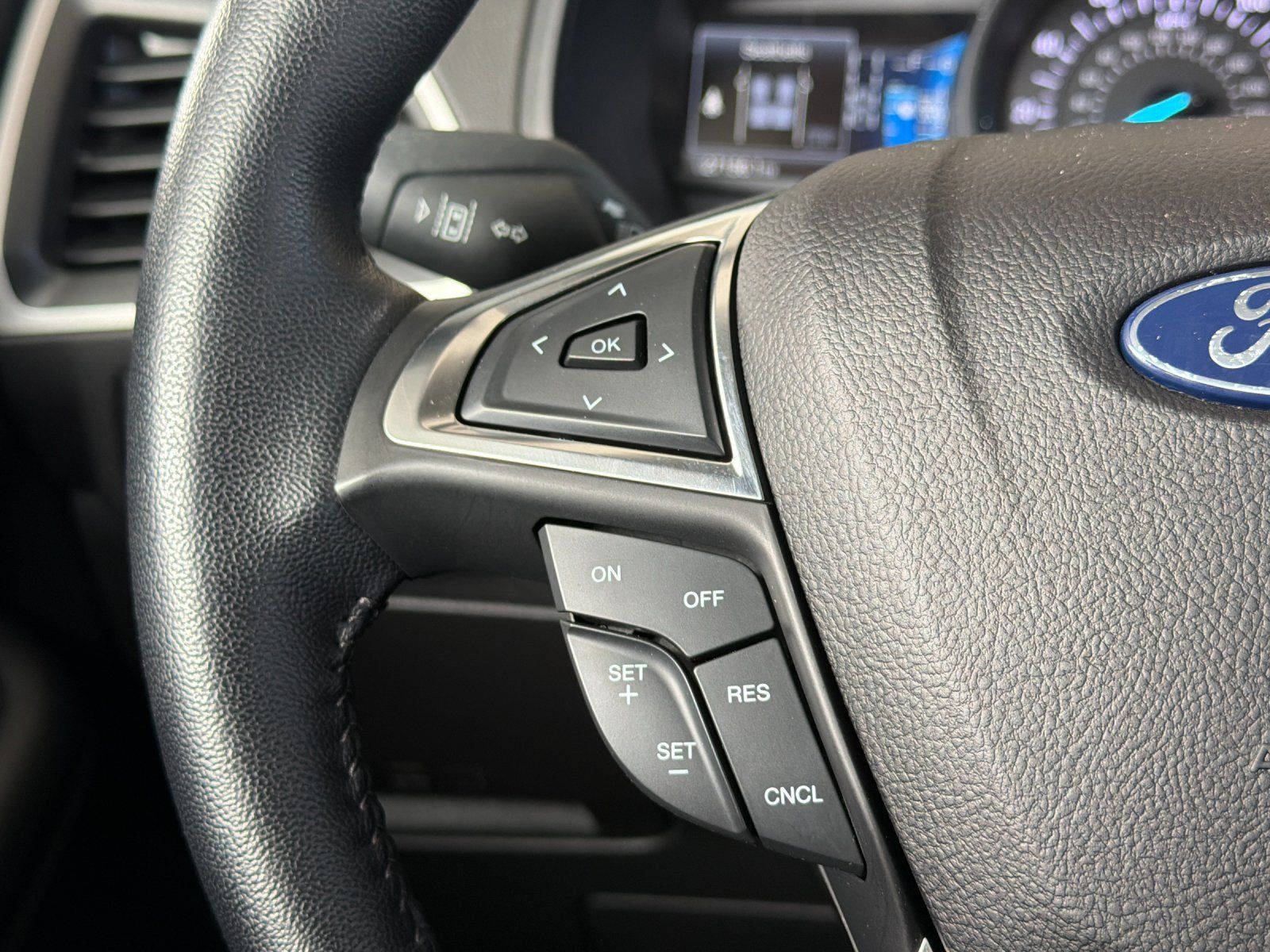 Used 2023 Ford Edge SEL w/ Convenience Package AWD/4WD image 28