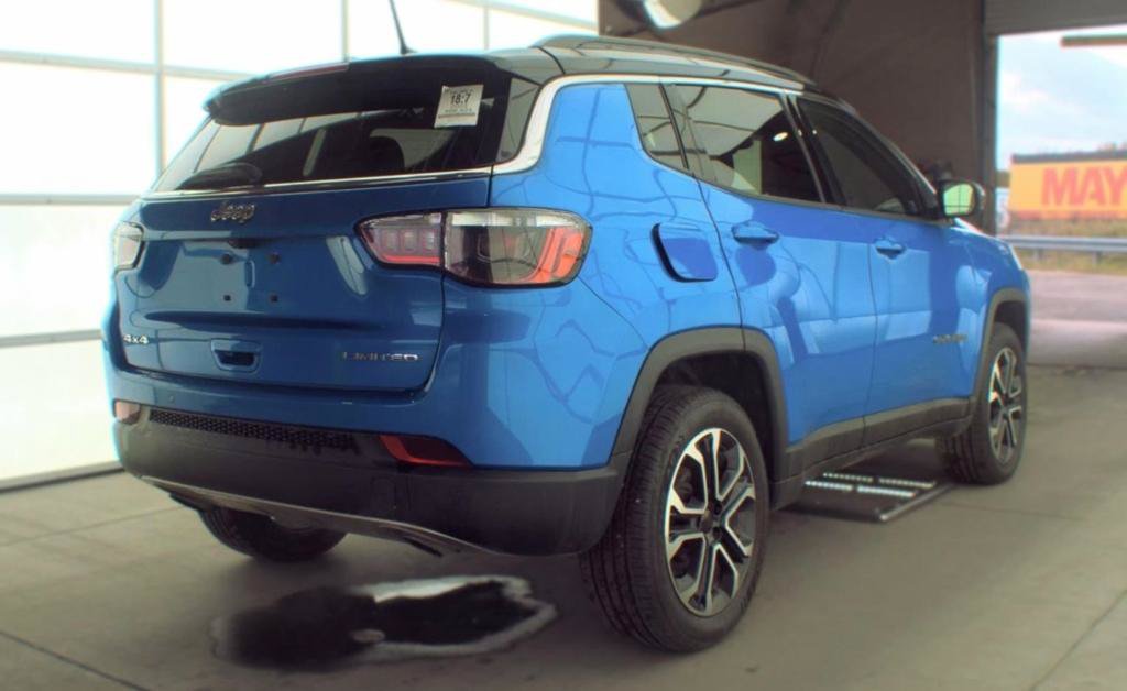 Used 2023 Jeep Compass Limited w/ Sun and Sound Group AWD/4WD image 8