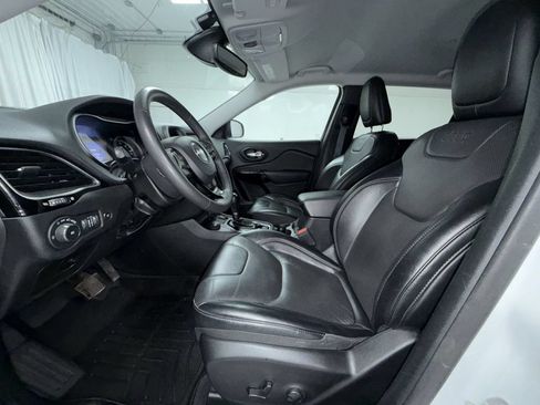 Used 2023 Jeep Cherokee Altitude Lux AWD/4WD image 4