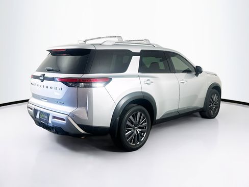 Used 2023 Nissan Pathfinder SL w/ SL Premium Package image 9