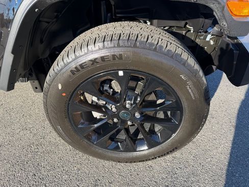 Used 2025 Jeep Wrangler Unlimited Sahara w/ Safety Group image 15