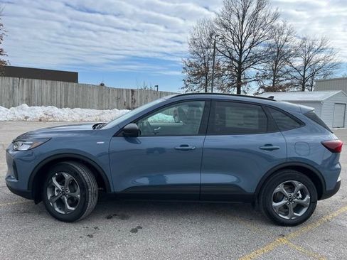 Used 2026 Ford Escape ST-Line w/ Cold Weather Package AWD/4WD image 4