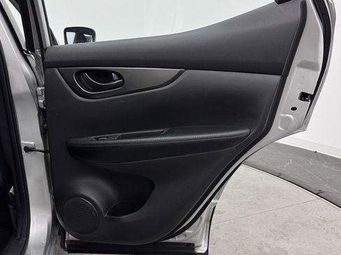 Used 2020 Nissan Rogue Sport S FWD image 27