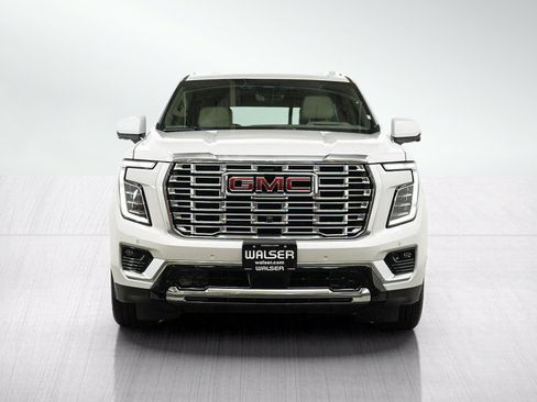 Used 2025 GMC Yukon Denali w/ Denali Reserve Package AWD/4WD image 8