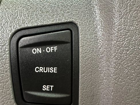 Used 2005 Jeep Grand Cherokee Limited image 15