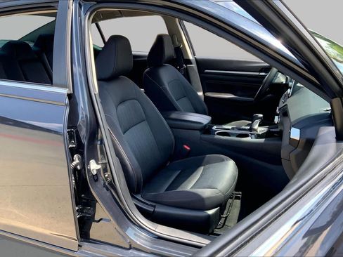 Used 2021 Nissan Altima 2.5 SV FWD image 9