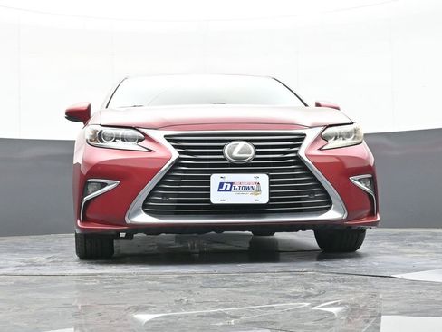Used 2017 Lexus ES 350 w/ Luxury Package FWD image 48
