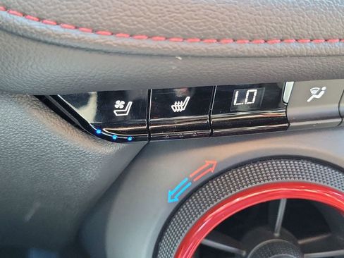 Used 2021 Chevrolet Blazer RS w/ Enhanced Convenience Package FWD image 35