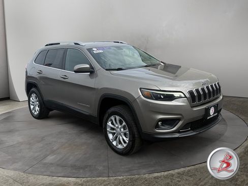 Used 2019 Jeep Cherokee Latitude w/ Cold Weather Group AWD/4WD image 1