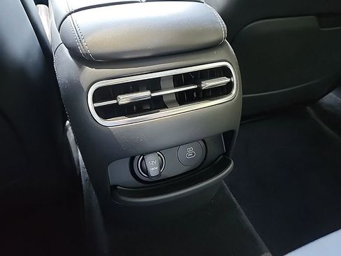 Used 2023 Genesis G90 3.5T image 32