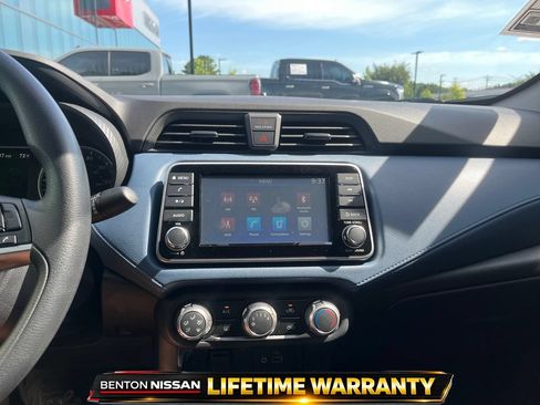 Used 2025 Nissan Versa SV w/ Trunk Package FWD image 16