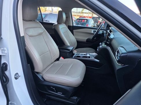 Used 2020 Ford Explorer Limited image 30