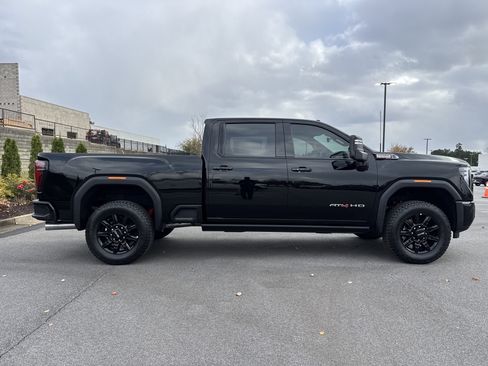 New 2026 GMC Sierra 2500 AT4 w/ AT4 Premium Plus Package image 11