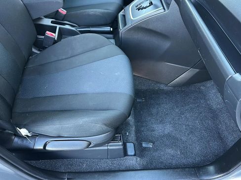 Used 2015 MAZDA MAZDA5 Touring image 17