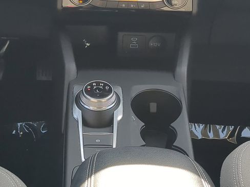 Used 2022 Ford Escape SE w/ SE Sport Appearance Package image 25