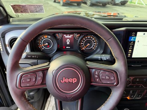 Used 2024 Jeep Wrangler Sport S image 17
