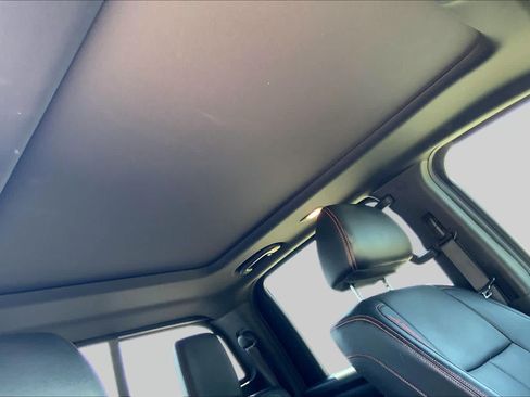 Used 2021 Nissan Titan PRO-4X w/ Pro-4x Convenience Package AWD/4WD image 14