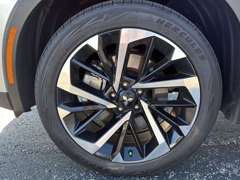 Used 2024 Mitsubishi Outlander SE Black Edition image 12