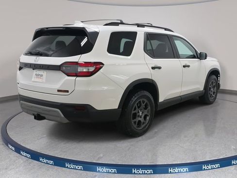 Used 2024 Honda Pilot TrailSport image 6