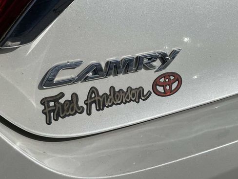 Used 2017 Toyota Camry XLE w/ Moonroof Package image 11