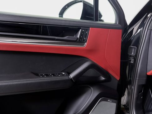 New 2025 Porsche Cayenne Turbo image 23