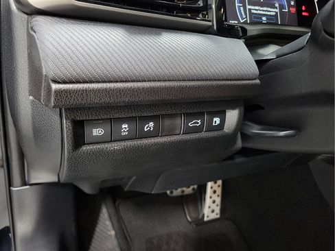 Used 2025 Toyota Camry SE w/ Convenience Package FWD image 13