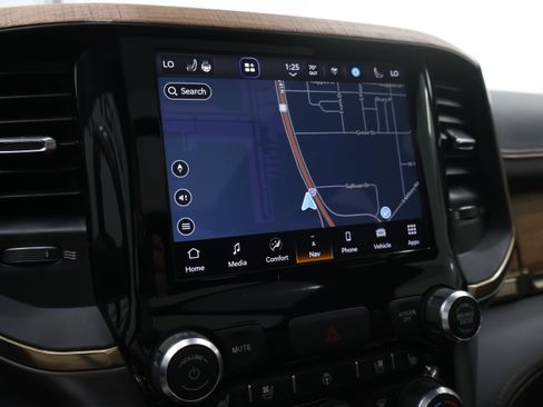 Used 2022 RAM 1500 Limited AWD/4WD image 11