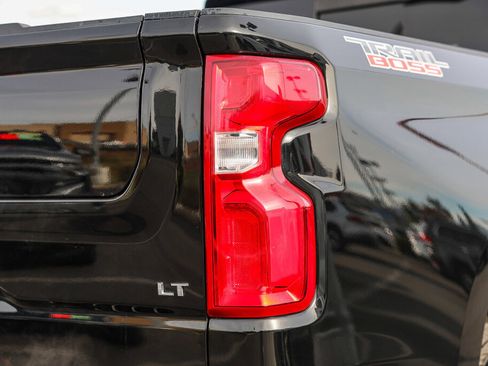 Used 2022 Chevrolet Silverado 1500 LT Trail Boss w/ LT Trail Boss Premium Package image 18
