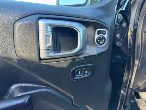 Used 2018 Jeep Wrangler Unlimited Sport S image 20