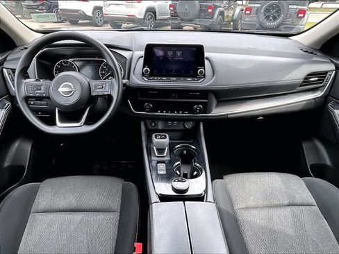 Used 2024 Nissan Rogue SV image 21