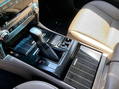 Used 2021 Lexus GX 460 Premium image 17