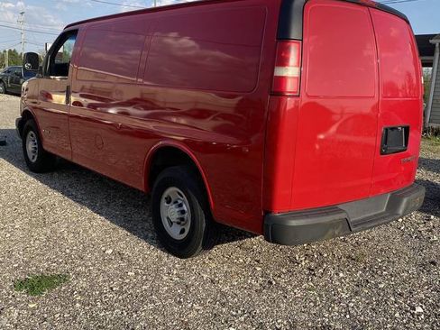 Used 2011 Chevrolet Express 1500 RWD image 5