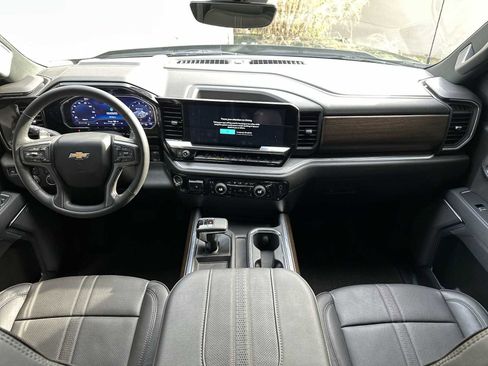 Certified 2025 Chevrolet Silverado 1500 High Country w/ Technology Package image 14