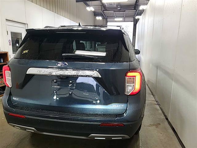 Used 2024 Ford Explorer XLT w/ Equipment Group 202A AWD/4WD image 11
