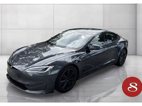 Used 2021 Tesla Model S Plaid image 1