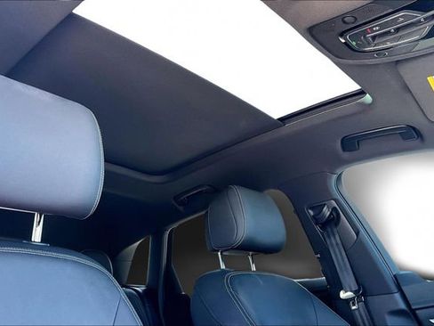 Used 2022 Audi e-tron Premium Plus w/ Premium Plus Package image 17