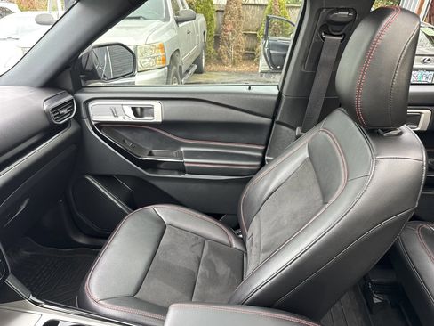 Used 2023 Ford Explorer ST-Line w/ Class IV Trailer Tow Package image 30