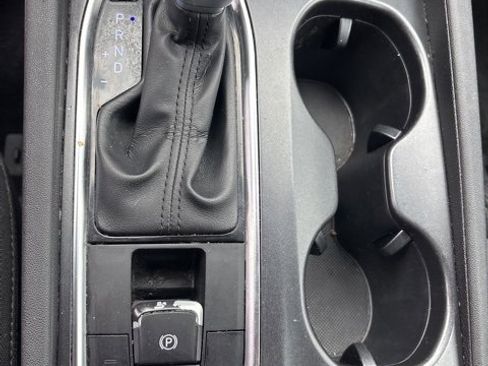 Used 2019 Hyundai Santa Fe SE image 13