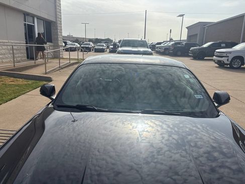 Used 2018 Ford Mustang Premium RWD image 5