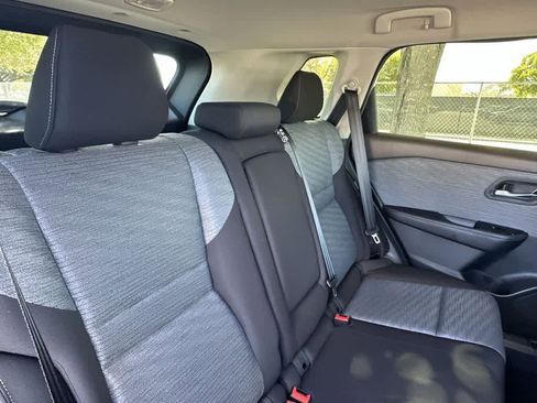 Used 2023 Nissan Rogue SV image 26
