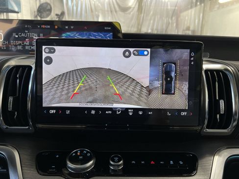 New 2026 Ford Expedition Max Platinum image 19