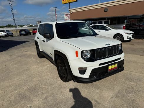 Used 2020 Jeep Renegade Sport w/ UConnect 7.0 Group FWD image 3
